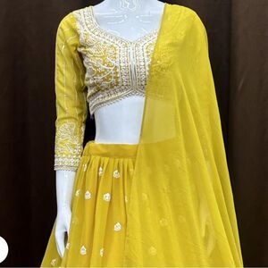 Yellow Embroidered traditional Saree blouse yellow crop top size Large